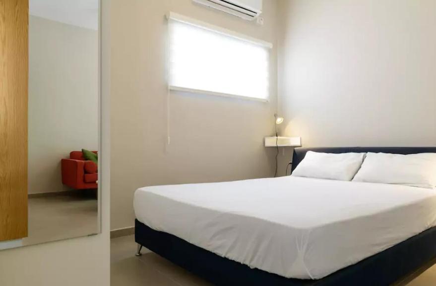 Sea Suites Тел Авив Екстериор снимка