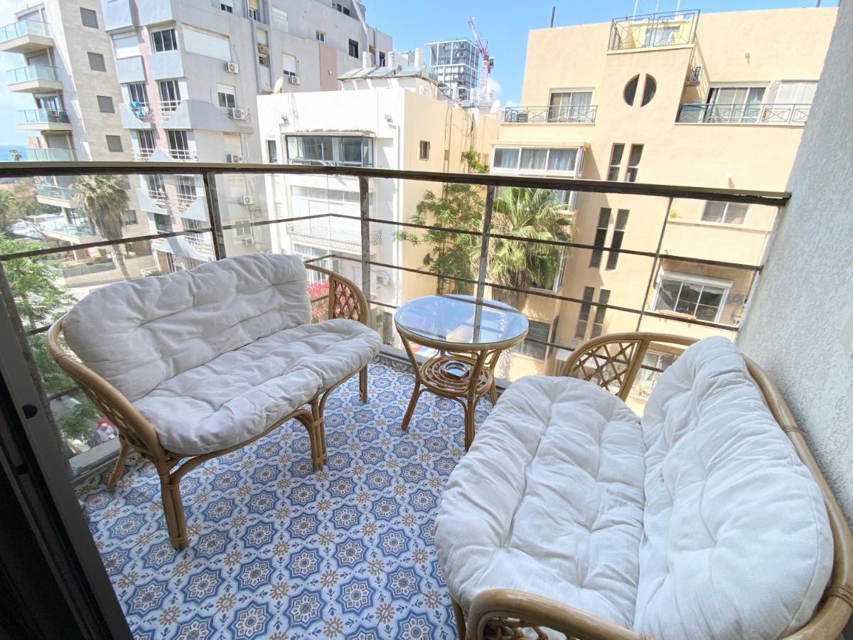 Sea Suites Тел Авив Екстериор снимка