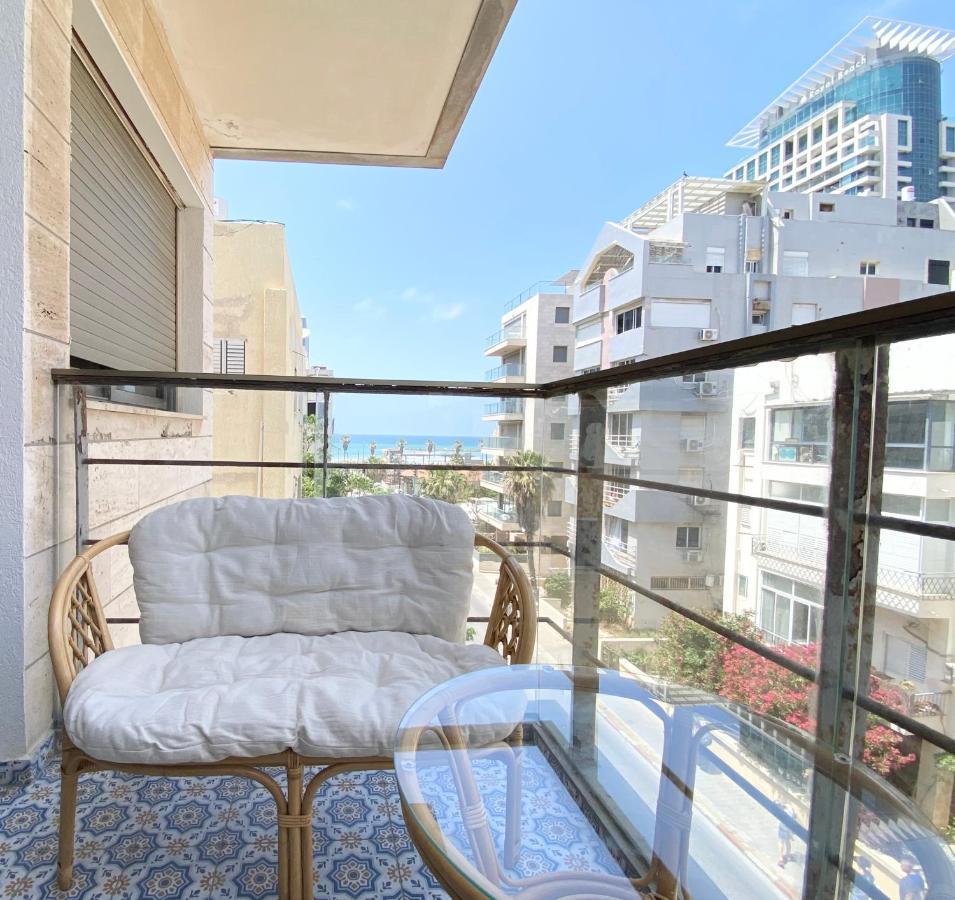 Sea Suites Тел Авив Екстериор снимка