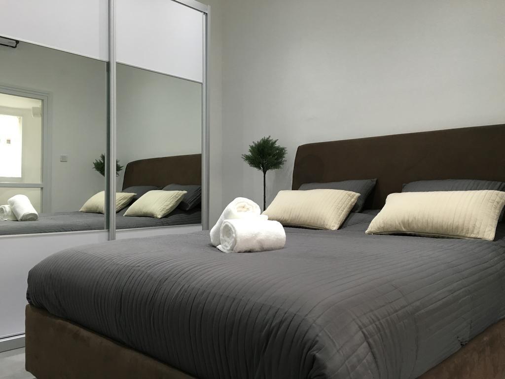 Sea Suites Тел Авив Екстериор снимка