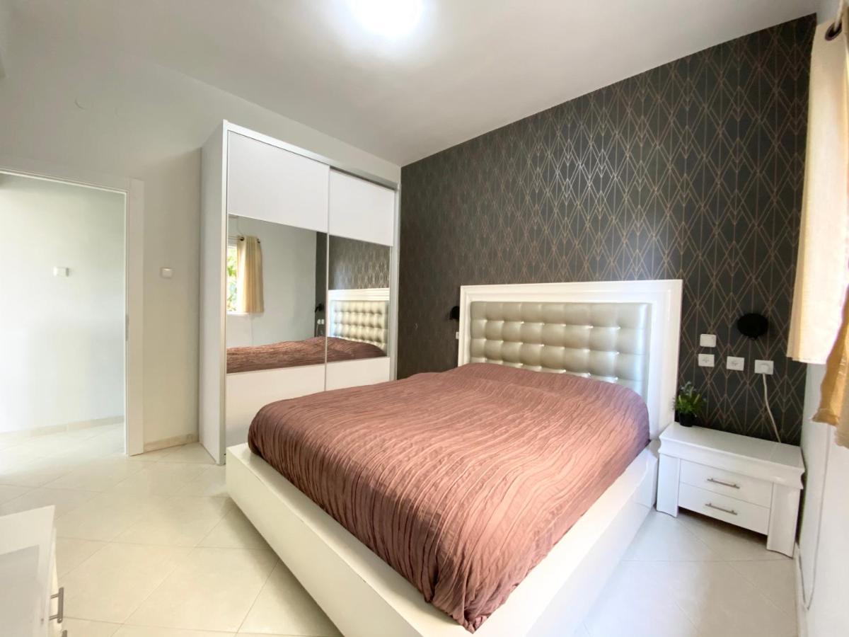 Sea Suites Тел Авив Екстериор снимка